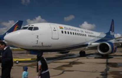 La flota de la compañía estatal actualmente está conformada por diez aviones para cubrir rutas nacionales y viajes hacia Madrid, Sao Paulo y Buenos Aires. EFE/Archivo