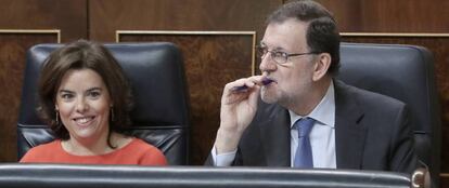 Mariano Rajoy con Soraya Sáenz de Santamaría