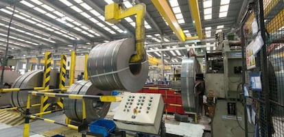 Interior de la planta de Hiasa, en Asturias (Espa&ntilde;a), del grupo Gonvarri Steel Industries