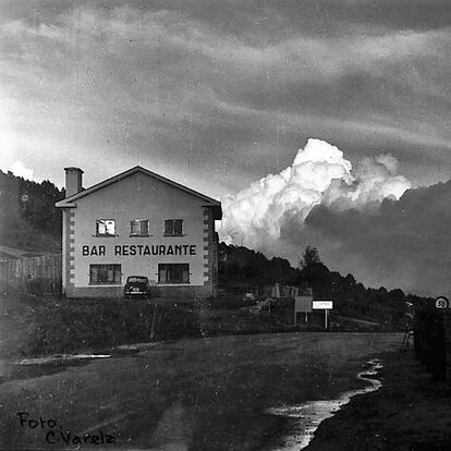 La Venta Marcelino, vista desde la carretera en los años cincuenta. Foto: C. VARELA.