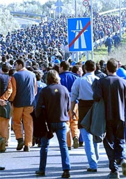 Trabajadores del astillero de Puerto Real, en manifestación.