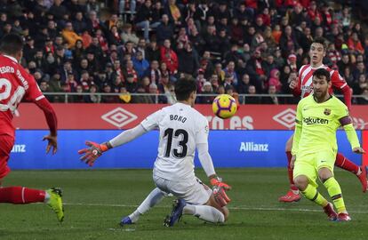 Messi i Bono, en l'acci del segon gol del Bar?a.