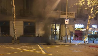 Arde un transformador de alta tensi&oacute;n en el centro de Barcelona.