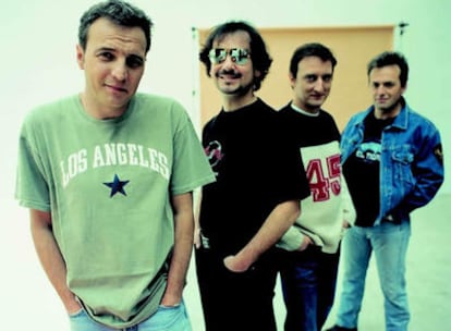 Hombres G, en una foto de promocion.