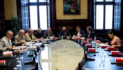 La Mesa del Parlament, en la reunió d'aquest dimarts.