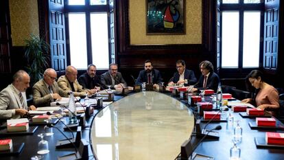 La Mesa del Parlament, en la reunión de este martes.