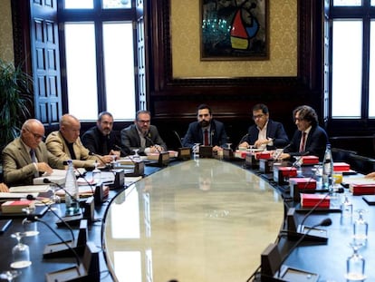 La Mesa del Parlament, en la reunió d'aquest dimarts.