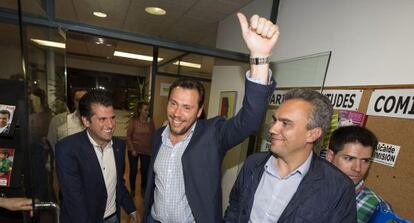 &Oacute;scar Puente, en el medio, candidato del PSOE a la alcad&iacute;a de Valladolid. 