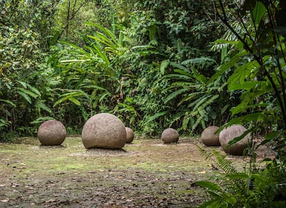 Esferas de piedra en el sitio arqueológico Finca 6, declarado Patrimonio de la Humanidad por la UNESCO.