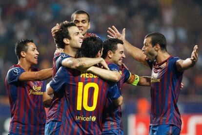 Los jugadores del Barcelona celebran el gol que ha sentenciado la final.
