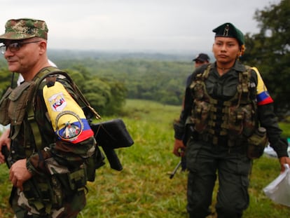 Iván Mordisco, comandante de una de las principales disidencias de las FARC, en San Vicente del Caguán.