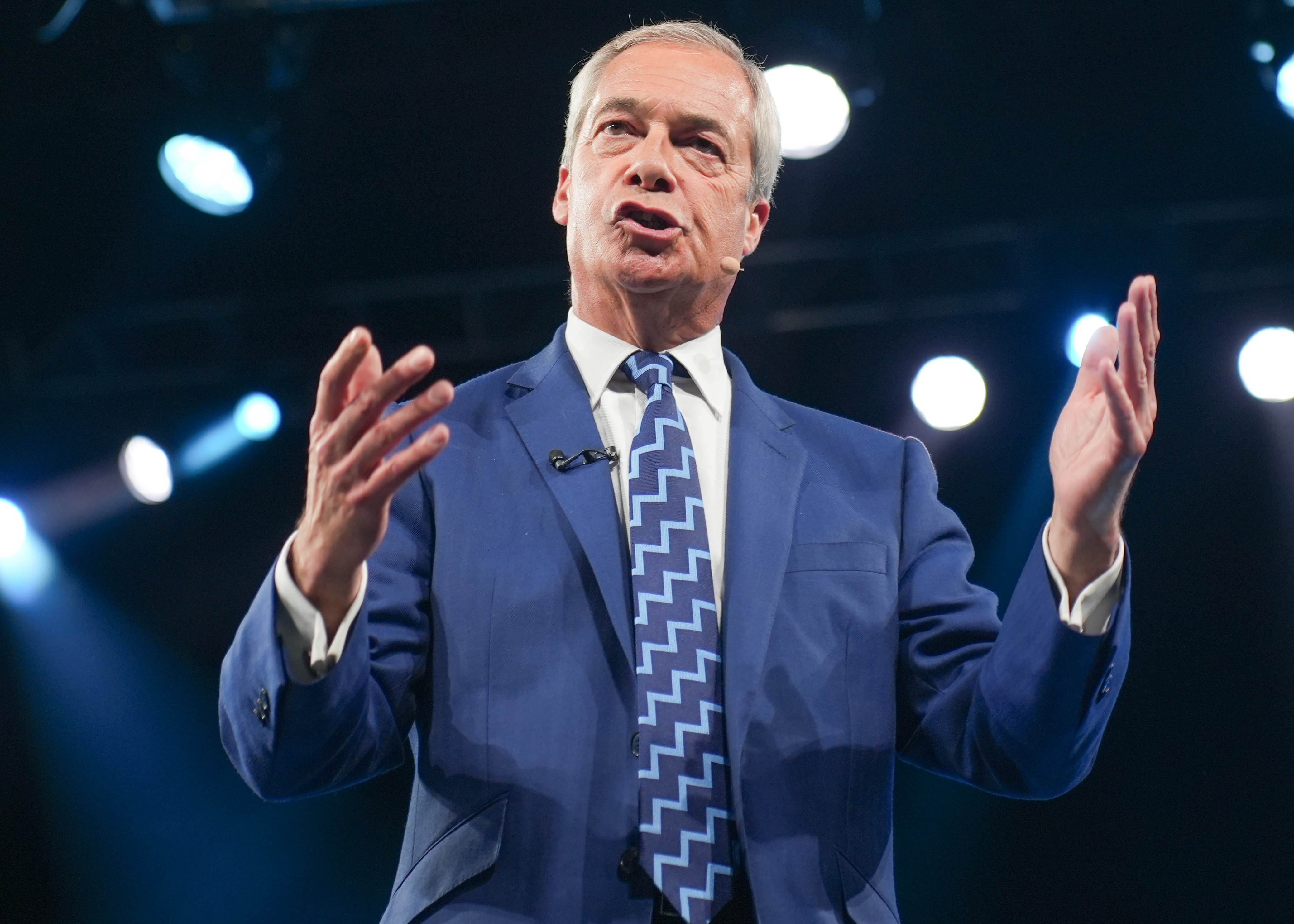 Una nueva donación multimillonaria al ultra Farage hace sonar las alarmas en el resto de partidos británicos