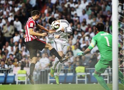 Cristiano cabecea para marcar el 1-0.