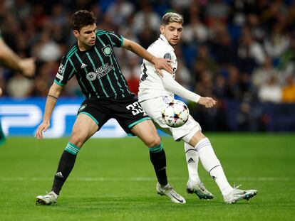 Fede Valverde en una acción en el partido del Real Madrid contra el Celtic, en el Bernabéu este miércoles.