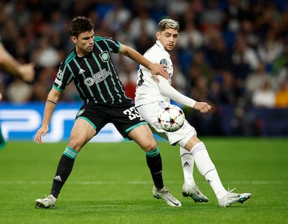 Fede Valverde en una acción en el partido del Real Madrid contra el Celtic, en el Bernabéu este miércoles.