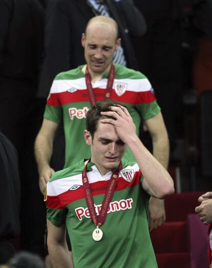 Ibai Gómez y Gaizka Toquero, al recoger las medallas de subcampeón.