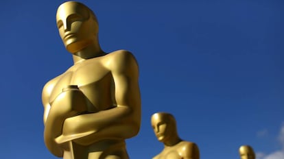 Estátuas do Oscar como cenário da edição de 2017 desse prêmio cinematográfico