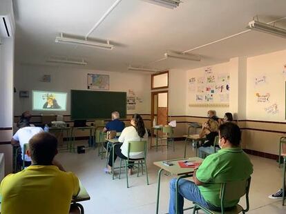 Participantes en el curso de formación de montadores de paneles solares en Almargen (Málaga).