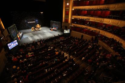 Vista general del Sorteo Extraordinario de la Lotería de Navidad, en el Teatro Real de Madrid.