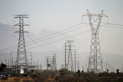 Líneas de electricidad en el Estado de Monterrey.