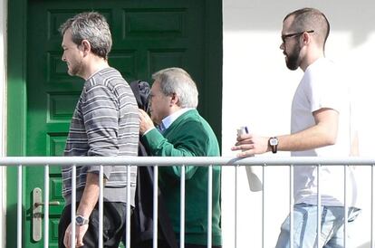 El expresidente de la Diputación de Valencia y del PP provincial Alfonso Rus, en el cuartel de la Guardia Civil donde estuvo detenido.