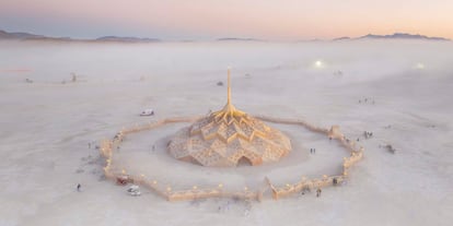 Foto aérea del Temple of the Heart (agosto de 2023), proyecto de la arquitecta Ela Madej.