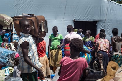 El plan de acogida de refugiados de Uganda se encuentra al borde del colapso. Esta república del África oriental está a punto de superar el millón de refugiados. El resto de países vecinos también comparten la carga. Entre Sudán, Etiopía, Kenia, la República Centroafricana, y la República Democrática del Congo, se reparten 800.000 sursudaneses huidos.