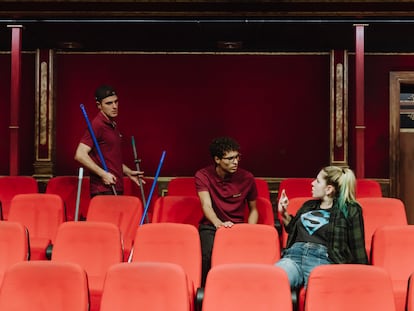 Una escena de la obra 'El cine', en el Teatre Lliure.