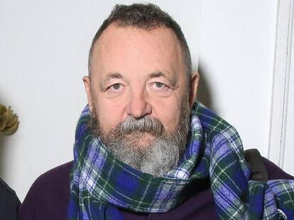 El hombre que pone la banda sonora de los desfiles