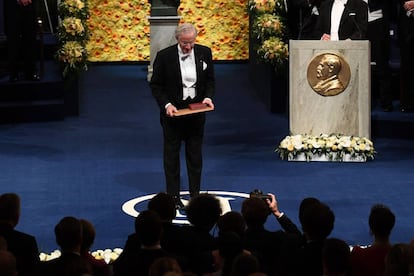 El economista estadounidense William Nordhaus laureado con el premio Nobel de economía.
