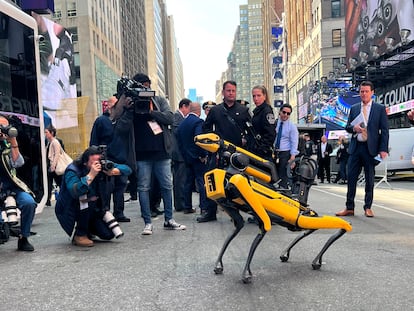 perro robot 'Digidog', este martes durante su presentación en Nueva York.