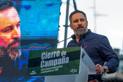 El presidente de Vox, Santiago Abascal, en el mitin de cierre de campaña de su partido, el viernes en Toledo.