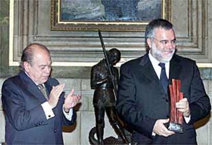 Andrea Riccardi recibe de Jordi Pujol el Premio Cataluña, dotado con 13 millones de pesetas.