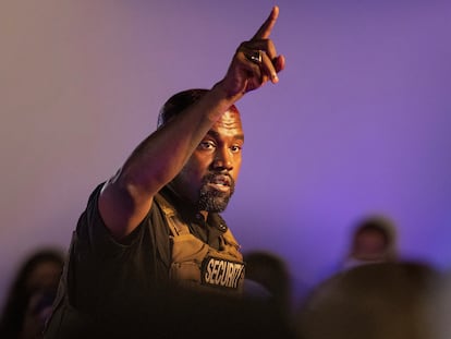 Kanye West en su primer acto de campaña en Charleston, Carolina del Sur.