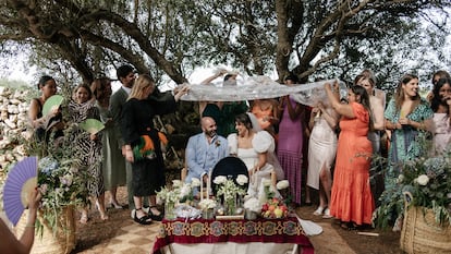 Ceremonia persa de Roxy y Kyle en Menorca.