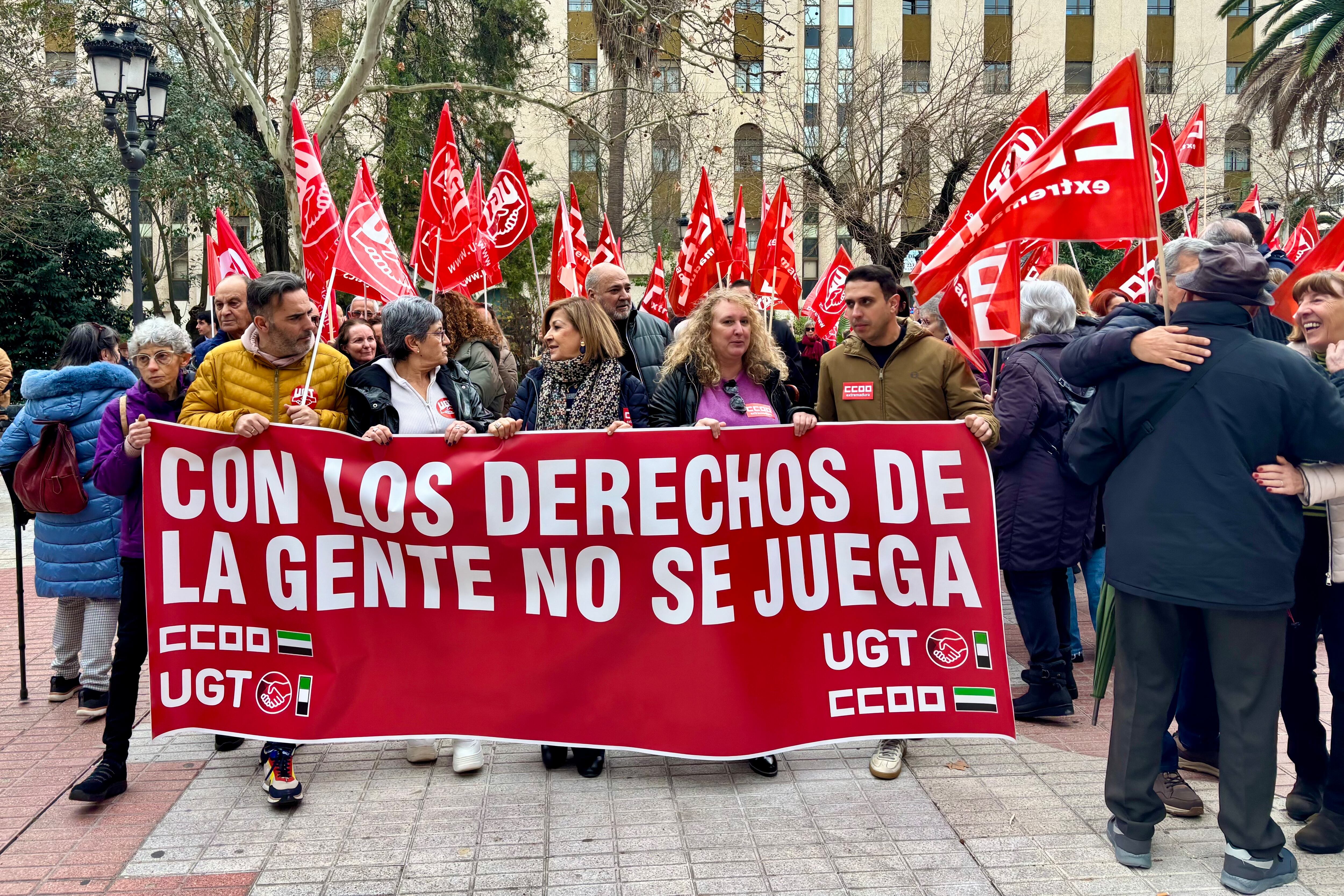 Los sindicatos exigen valentía al Gobierno