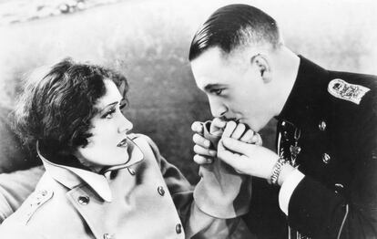LA REINA KELLY (1928). Erich von Stroheim. Un deliri sexual desbordant i barroc que l'actriu i productora, Gloria Swanson, va tallar i va convertir en un monument mutilat, com el Partenó.