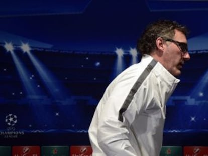 Laurent Blanc, tras una rueda de prensa este martes.