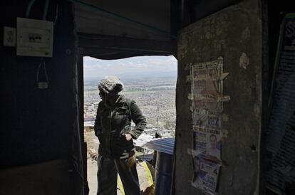 Un desplazado residente en Soacha, uno de las zonas más pobres a las afueras de Bogotá, Colombia.