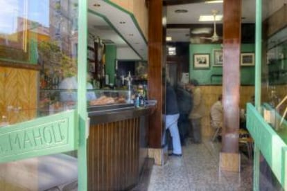 Bar El Cangrejero, in a photo from the publication Madrid in 20 bars by Armero Ediciones.