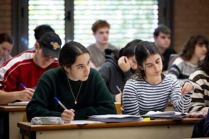 Estudiants a la Facultat de Filologia i Comunicació de la UB