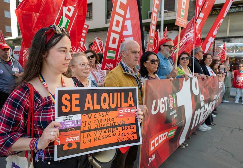 Miles de trabajadores se manifiestan por la vivienda el Primero de Mayo ...