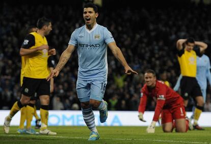 Sergio Aguero celebra su gol