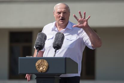 Lukashenko, durante el discurso ante sus seguidores, este domingo en Minsk.