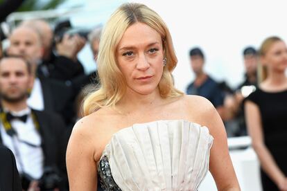 Chloë Sevigny – Algunos artistas han sabido convertir estos encuentros paranormales en el detonante de nuevos proyectos. Ese es el caso de esta musa del cine independiente, que decidió producir y protagonizar un biopic sobre Lizzie Borden, una joven que en 1892 asesinó a su padre y su madrastra con un hacha, después de quedarse a dormir en la casa en la que sucedieron los hechos. “Escuché gemidos extraños y gruñidos, pero no había nadie en la casa. Fue terrorífico. Mi novio de aquel entonces quería marcharse de allí”, atestiguó.