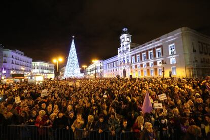 Con el árbol de Navidad en la Puerta del Sol de Madrid, la manifestación ha llegado a su final del recorrido.