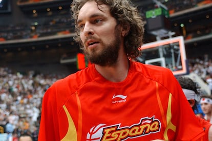 Pau Gasol, con la equipación de Li-Ning para la selección española de baloncesto.