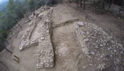 Una de les portes d'entrada al jaciment de Samalús, l'antiga Lauro.