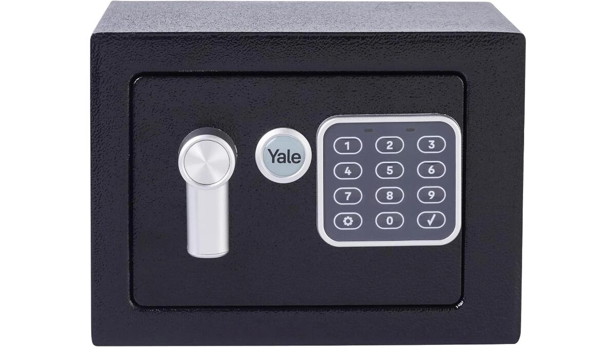Caja fuerte con bloqueo automático.