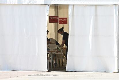 Se han montado un total de 10 carpas en Torrejón de Ardoz para hacer test serológicos. 